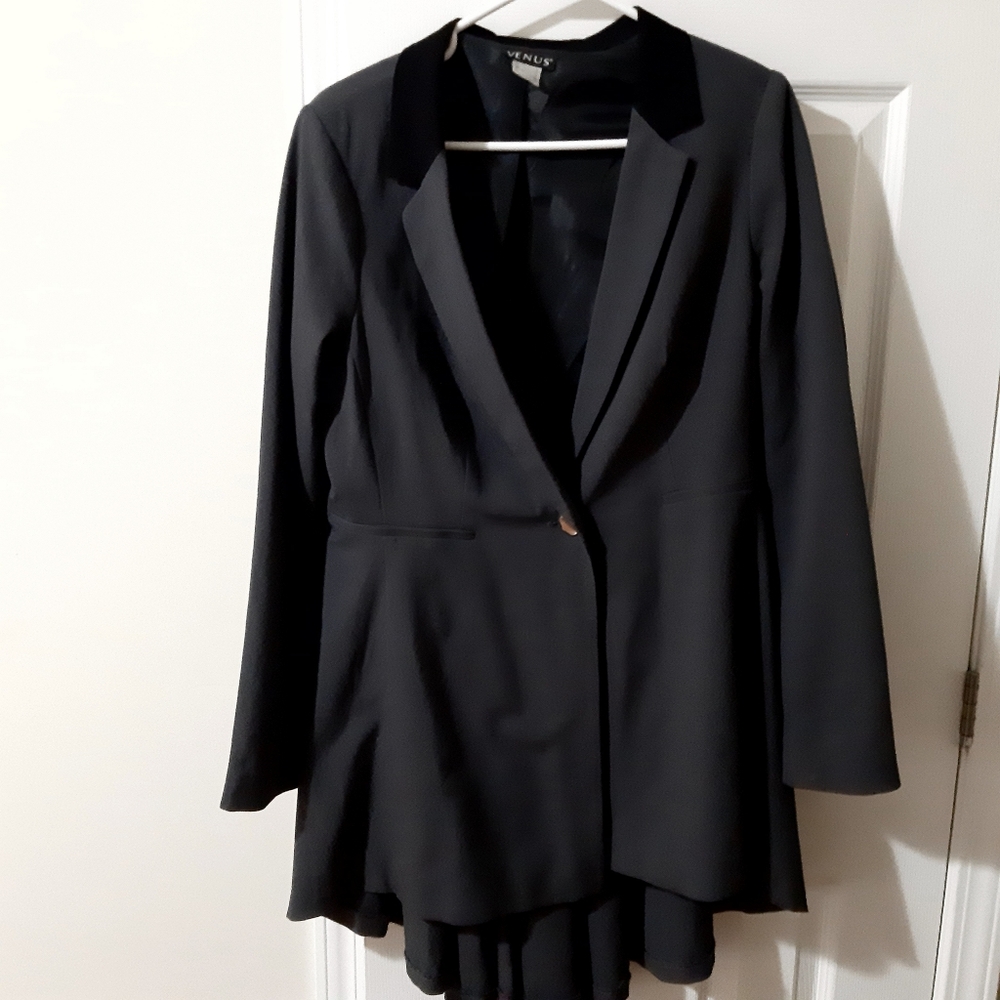 Gray Tail Blazer